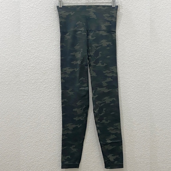 SPANX Green Camo Look At Me Now Seamless Leggings Size L - Picture 4 of 12